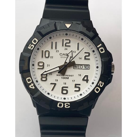 Casio Men's Quartz Watch 50mm Day Date - New Battery - Adjustable Band WR 100m - Picture 1 of 10